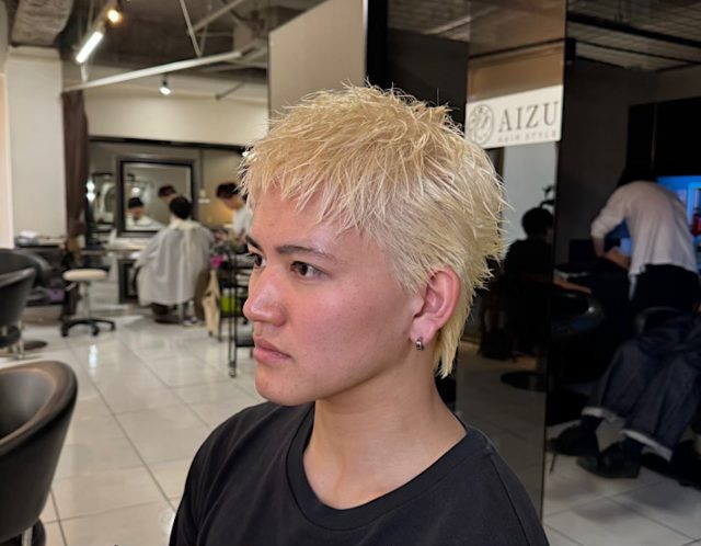 抜きっぱなしブリーチ　メンズカット　ダウンバングショート　海老名